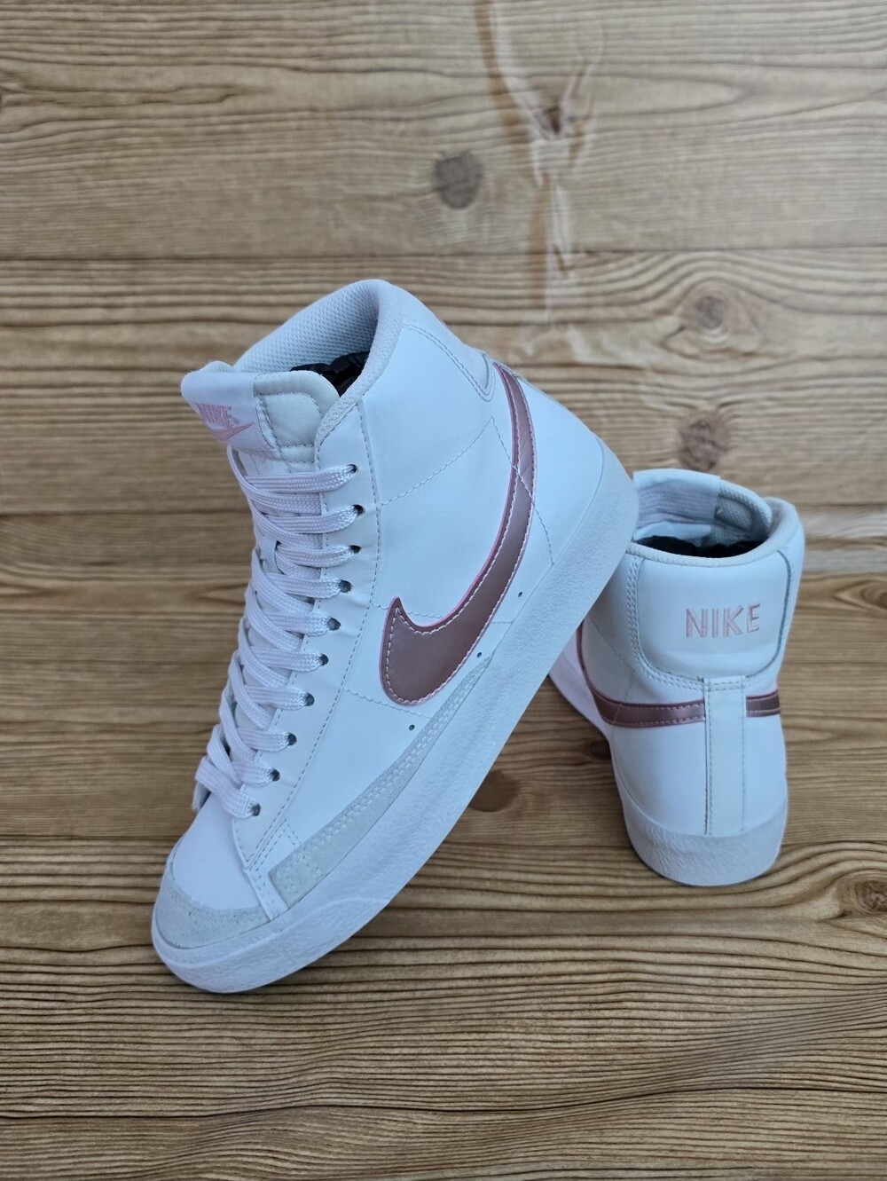 Nike Blazer Mid 77 Sneakers